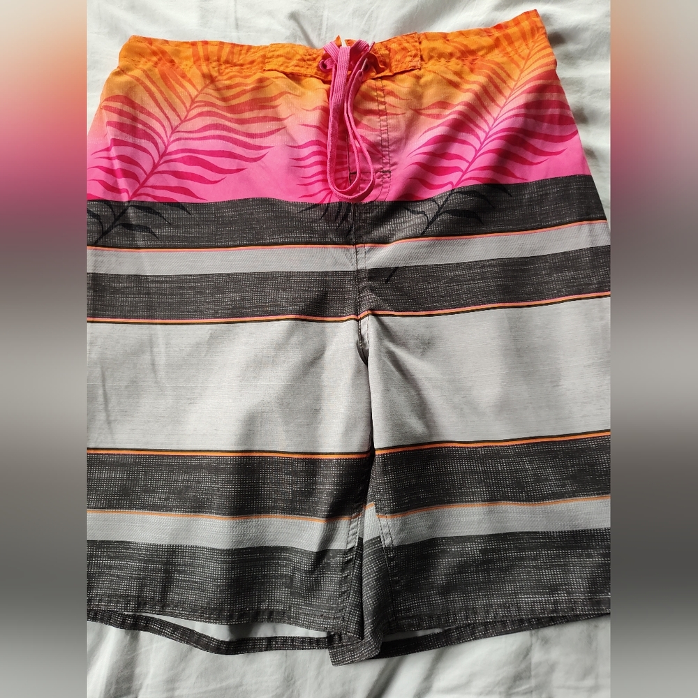 LAGUNA Men's Board Shorts. Size Large. Drawstring Waist. Lined Inside.